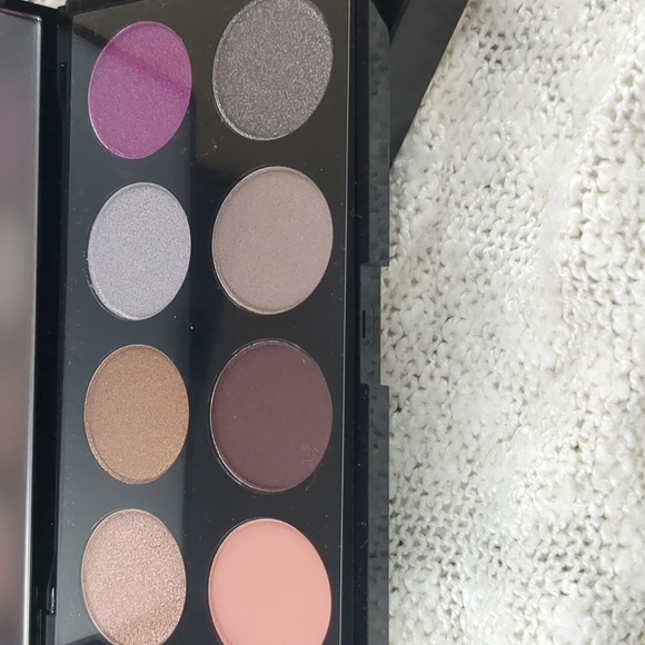 BETTY BOOP x ipsy That's So Betty Eyeshadow Palette, 12g/0.42oz - Picture 4 of 15